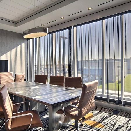 Courtyard By Marriott Quebec City Exterior photo
