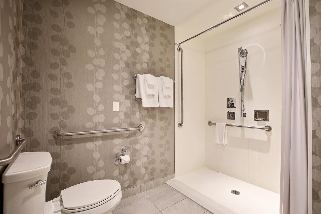 Courtyard By Marriott Quebec City Exterior photo