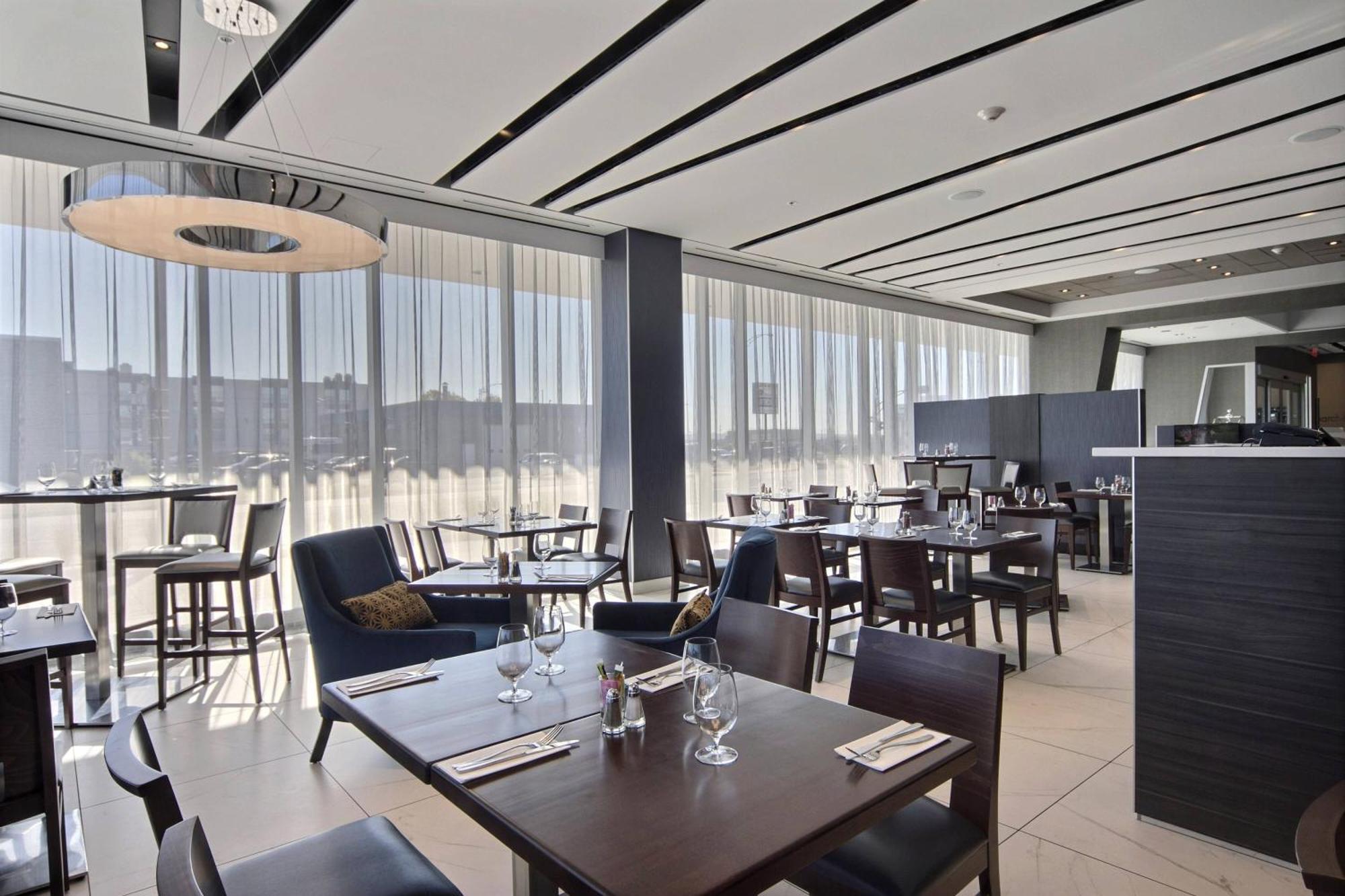 Courtyard By Marriott Quebec City Exterior photo