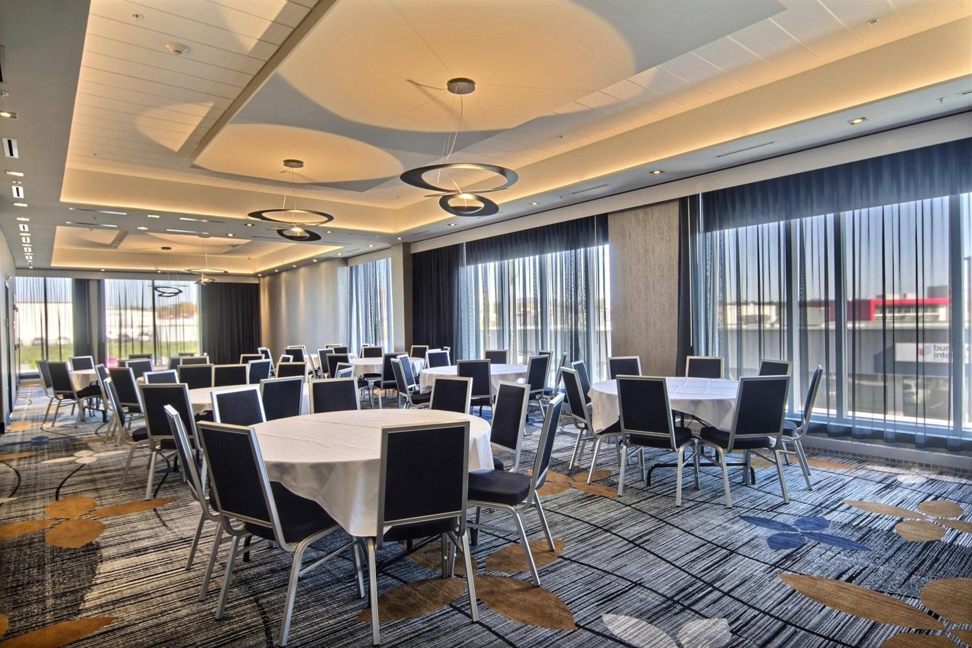 Courtyard By Marriott Quebec City Exterior photo