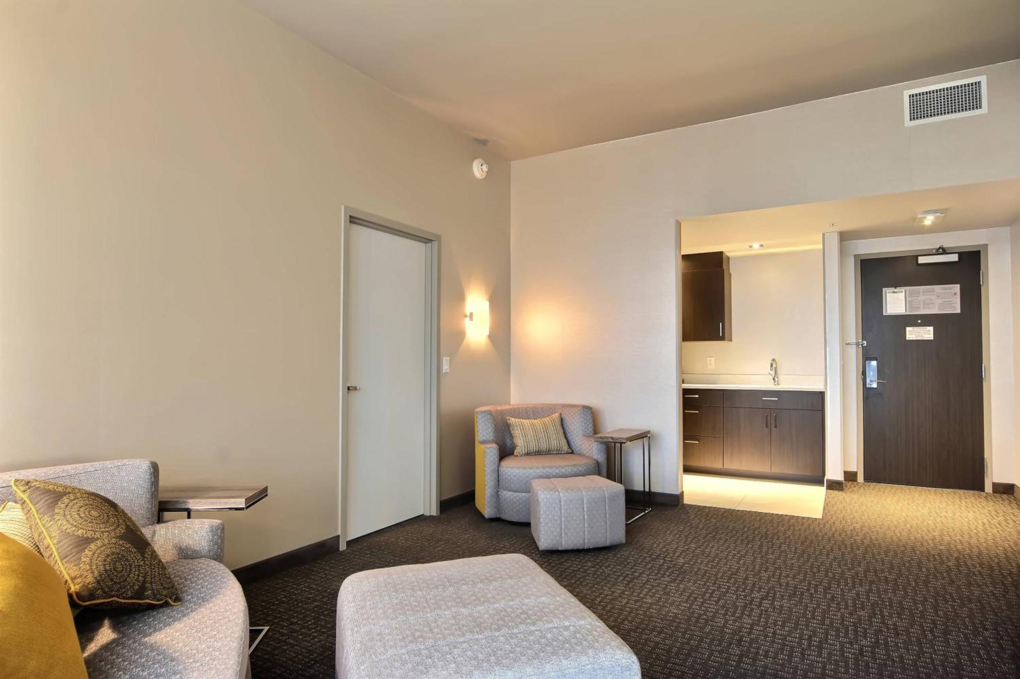 Courtyard By Marriott Quebec City Exterior photo